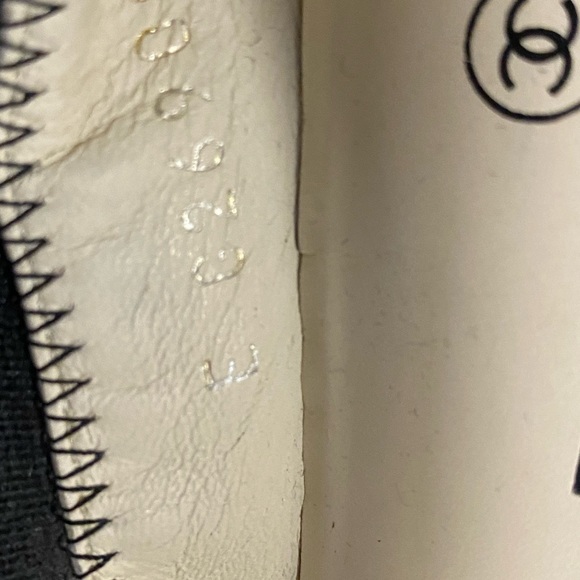 Chanel Heels Classic Black w/ gold flex size 41 or 10 US 11 US excellent authent - Picture 9 of 12